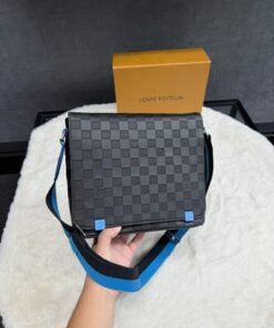 Louis Vuitton Trio Bag Black on Black Blue Blokjes