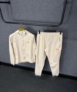 Under Armour Trainingspak Beige